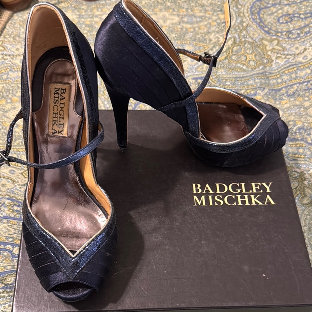 Badgley Mischka Blue Satin Heels sz 6